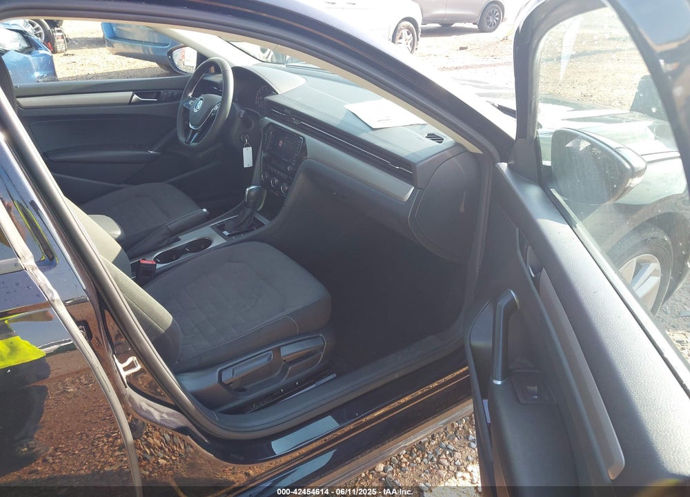2021 VOLKSWAGEN PASSAT VIN: 1VWAA7A31MC017829