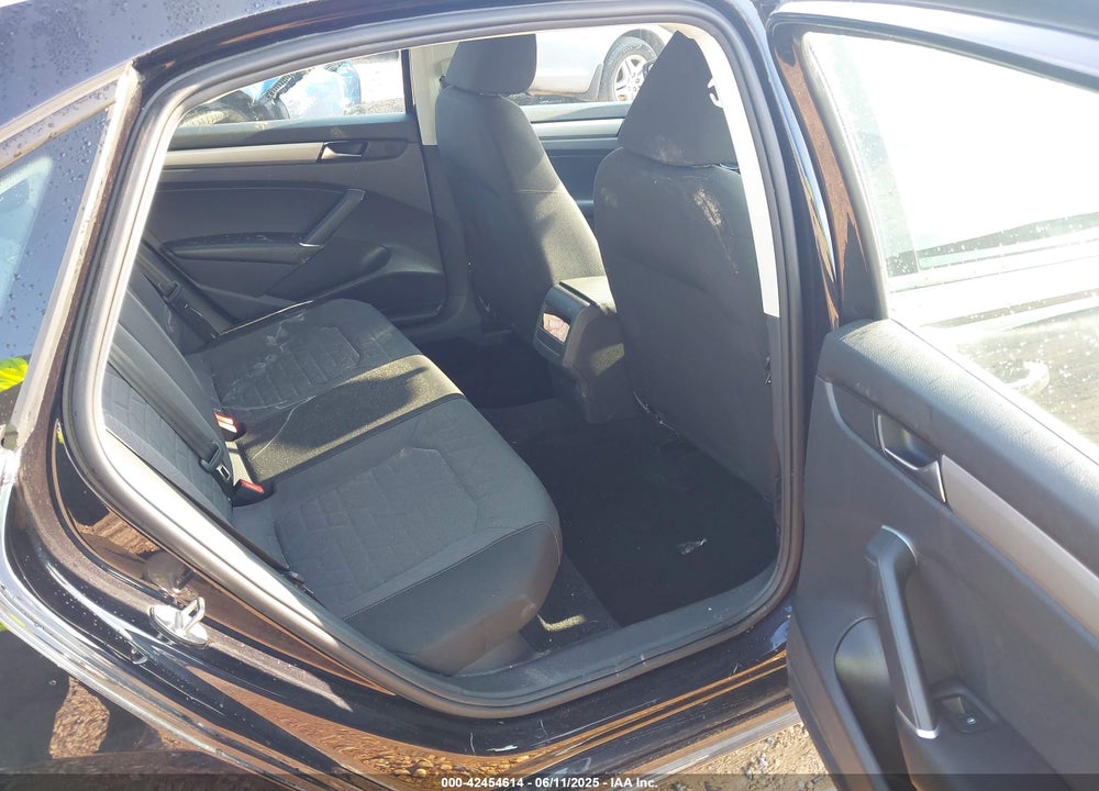2021 VOLKSWAGEN PASSAT VIN: 1VWAA7A31MC017829