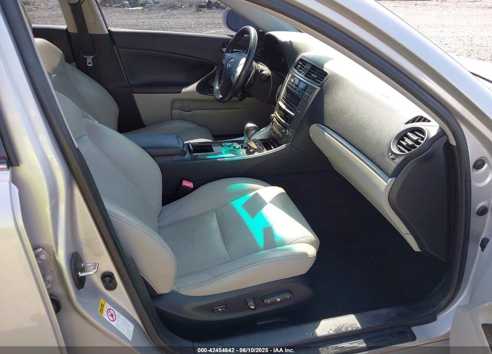 2011 LEXUS IS250 VIN: JTHBF5C28B5150153