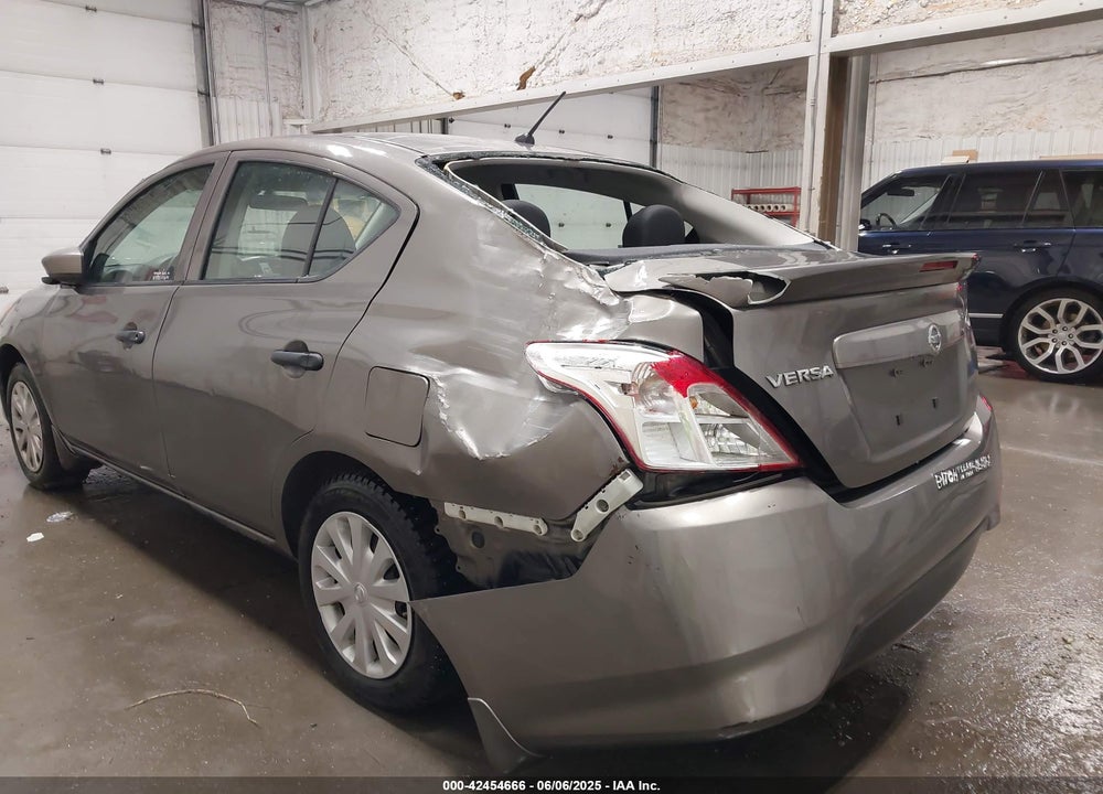 2016 NISSAN VERSA 1.6 S+ VIN: 3N1CN7AP1GL911313