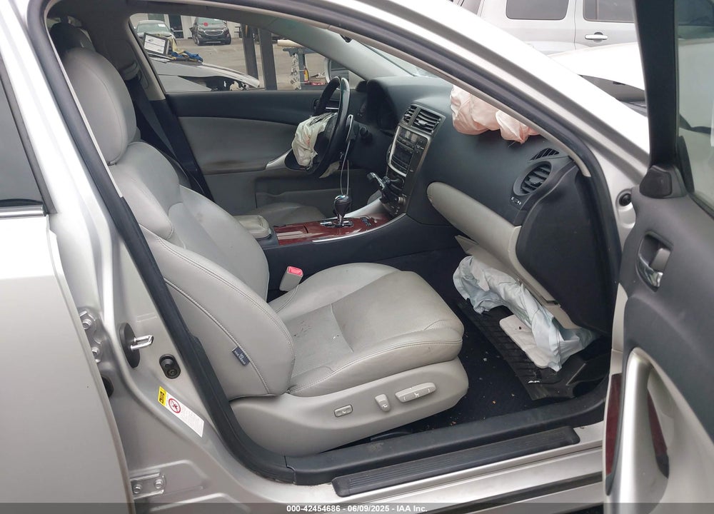 2006 LEXUS IS 350 VIN: JTHBE262X65001939