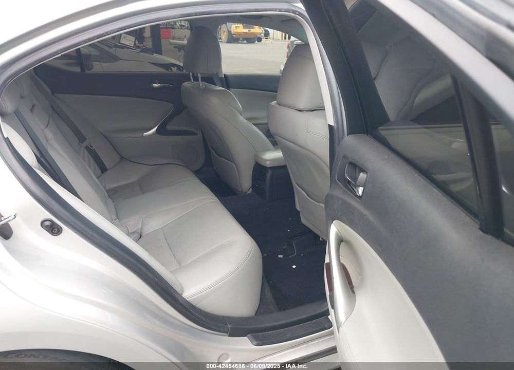 2006 LEXUS IS 350 VIN: JTHBE262X65001939