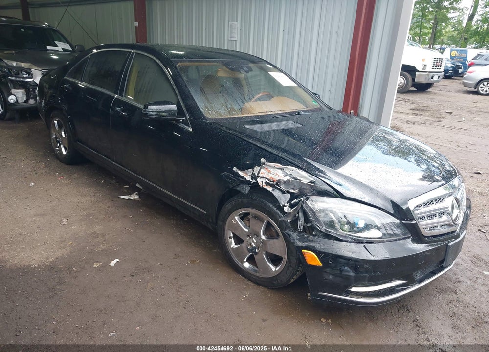 2011 MERCEDES-BENZ S CLASS VIN: WDDNG7BBXBA402927