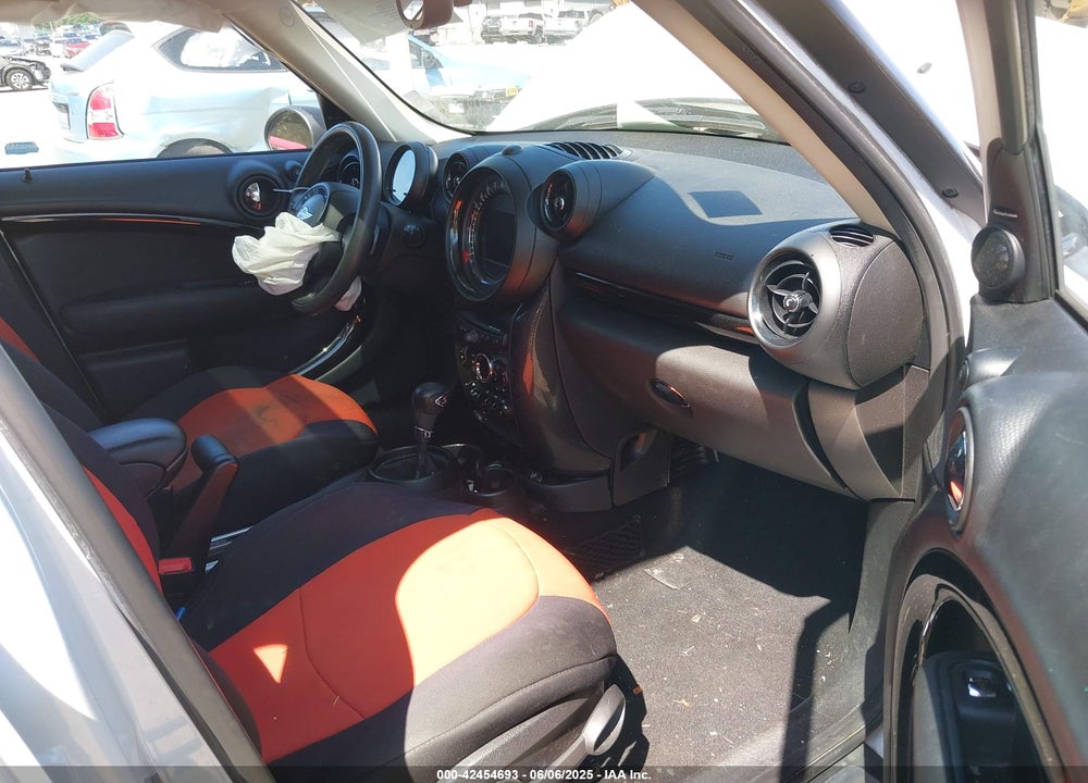 2016 MINI COUNTRYMAN VIN: WMWZC5C56GWU02046