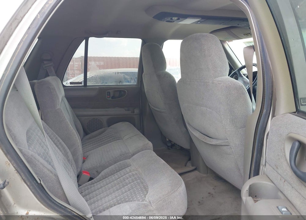 1998 CHEVROLET BLAZER LS VIN: 1GNDT13W3W2188709