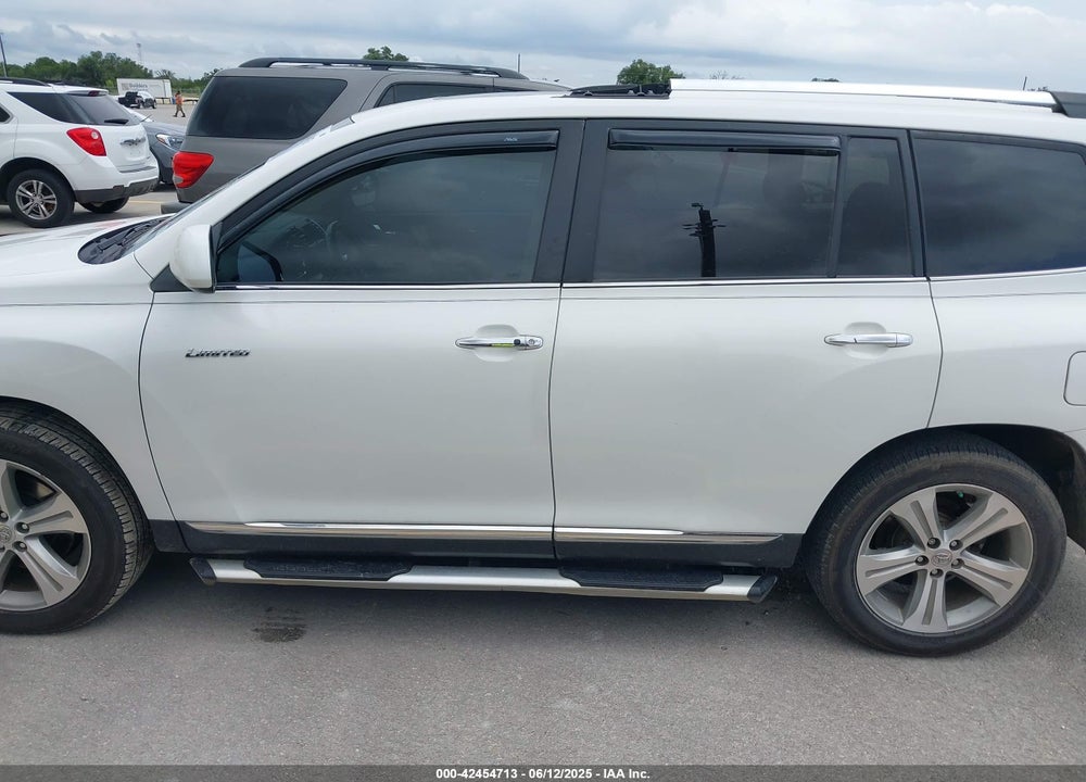 2011 TOYOTA HIGHLANDER LIMITED V6 VIN: 5TDYK3EH6BS048213