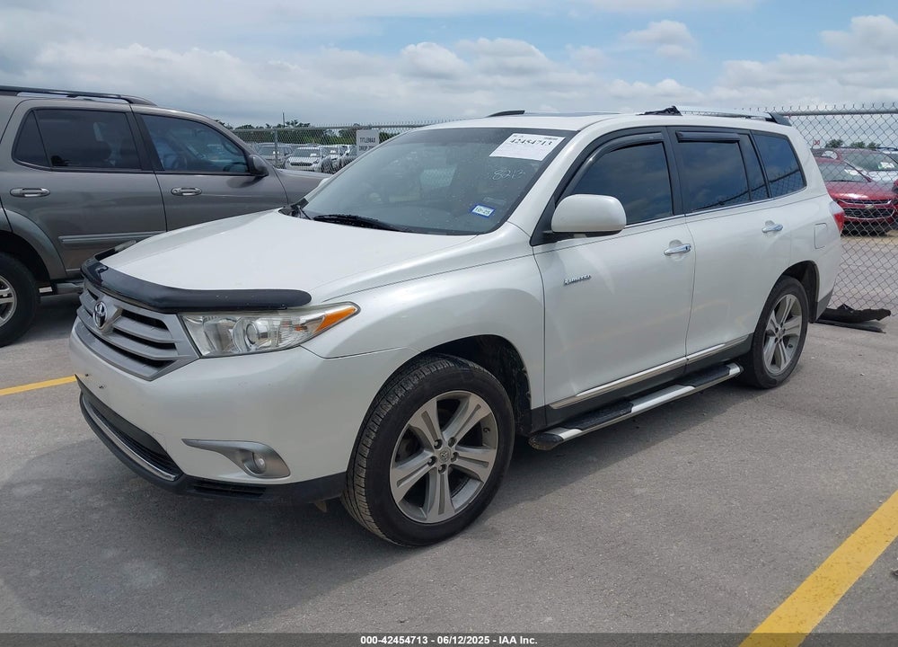 2011 TOYOTA HIGHLANDER LIMITED V6 VIN: 5TDYK3EH6BS048213