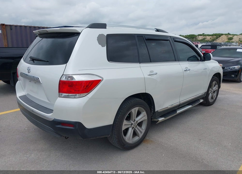 2011 TOYOTA HIGHLANDER LIMITED V6 VIN: 5TDYK3EH6BS048213