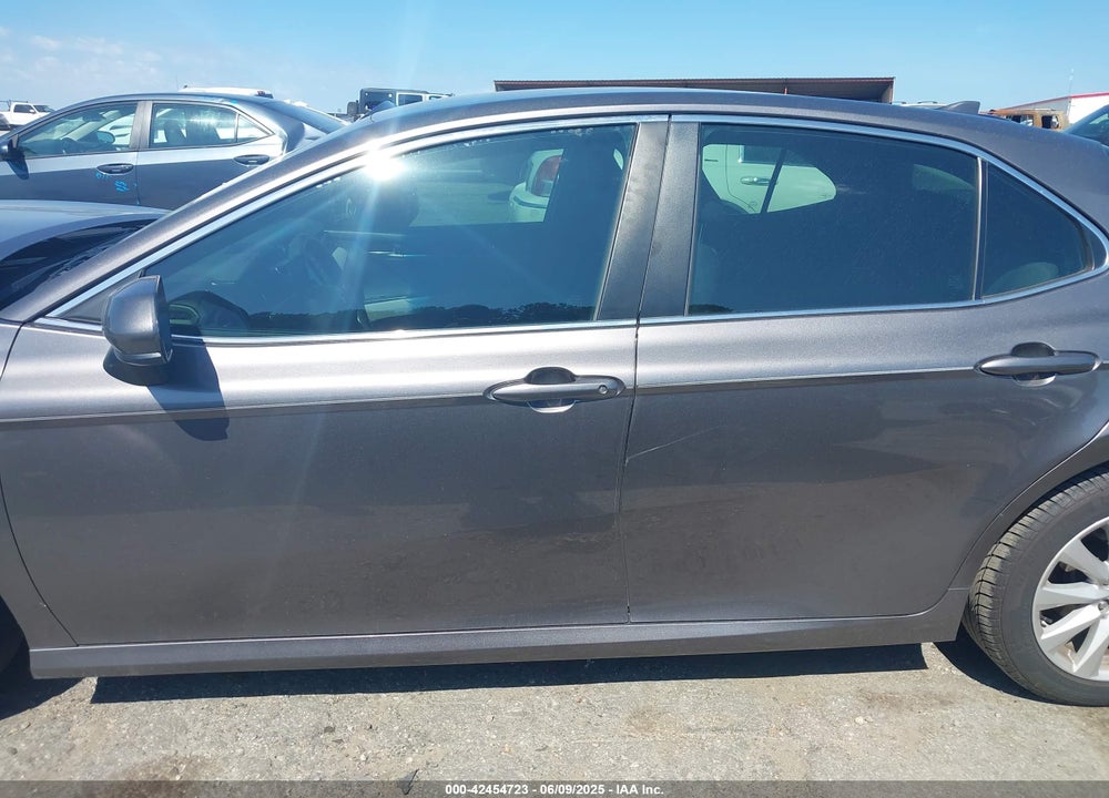 2020 TOYOTA CAMRY LE VIN: 4T1C11AK2LU367054