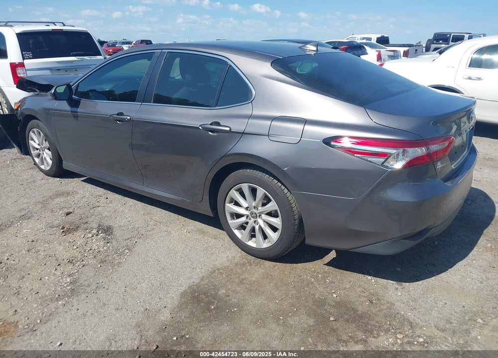 2020 TOYOTA CAMRY LE VIN: 4T1C11AK2LU367054