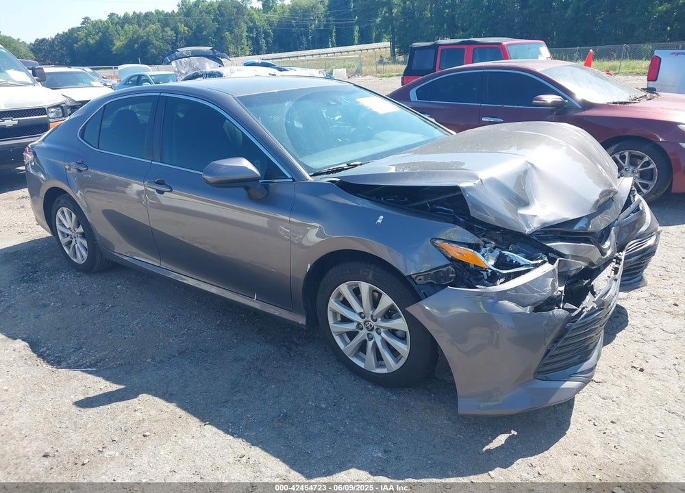 2020 TOYOTA CAMRY LE VIN: 4T1C11AK2LU367054