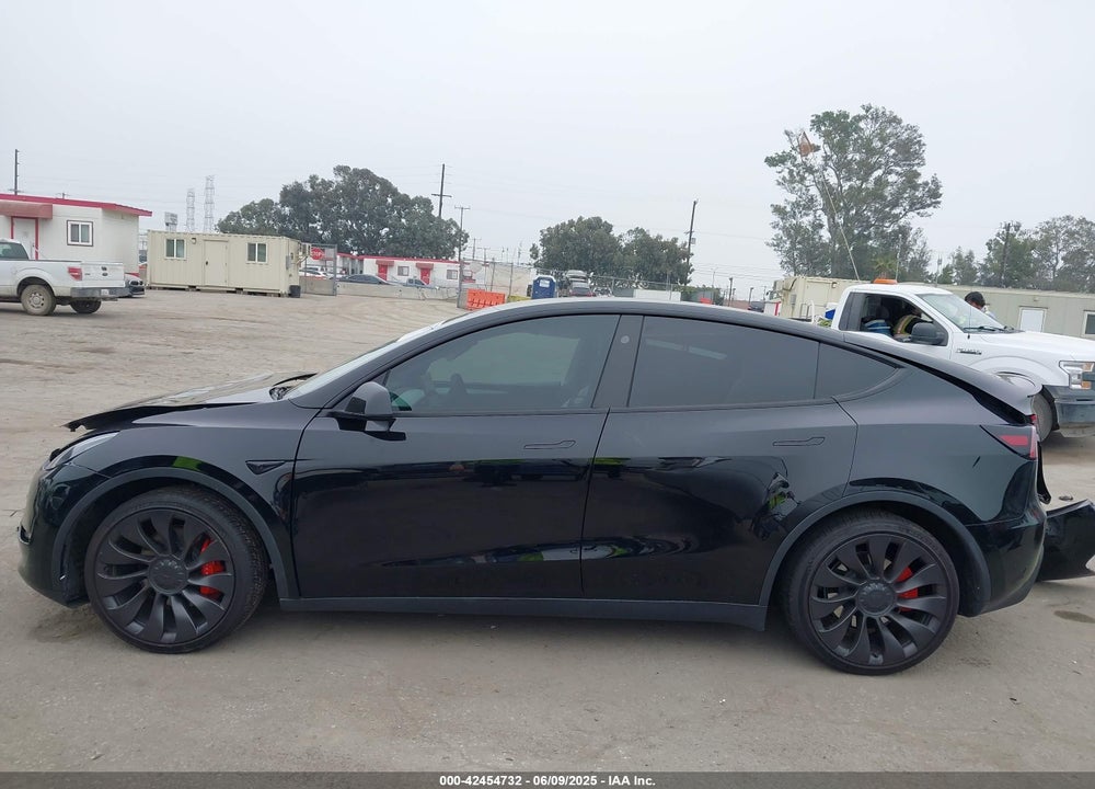 2023 TESLA MODEL Y VIN: 7SAYGDEFXPF945412