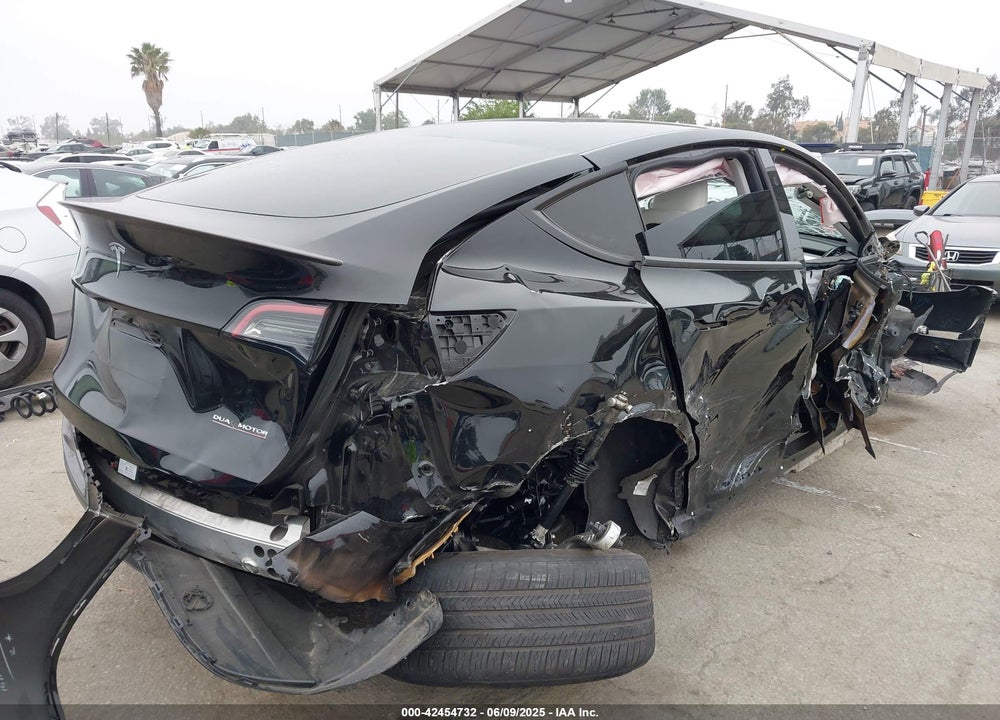 2023 TESLA MODEL Y VIN: 7SAYGDEFXPF945412