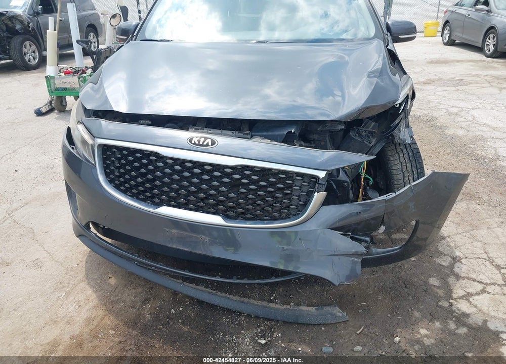 2015 KIA SEDONA LX VIN: KNDMB5C11F6042972