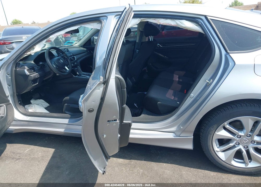 2019 HONDA ACCORD VIN: 1HGCV1F16KA095442