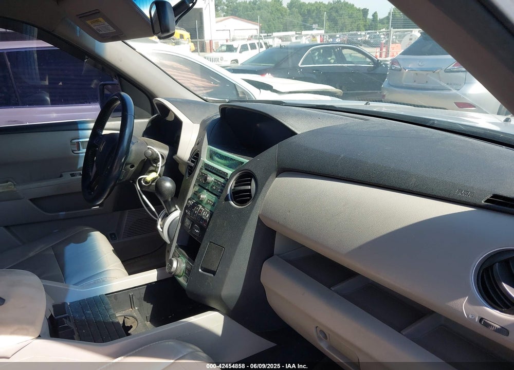 2011 HONDA PILOT VIN: 5FNYF3H91BB055471