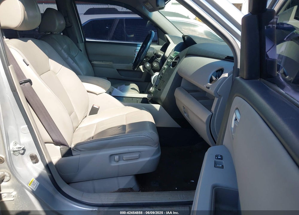 2011 HONDA PILOT VIN: 5FNYF3H91BB055471