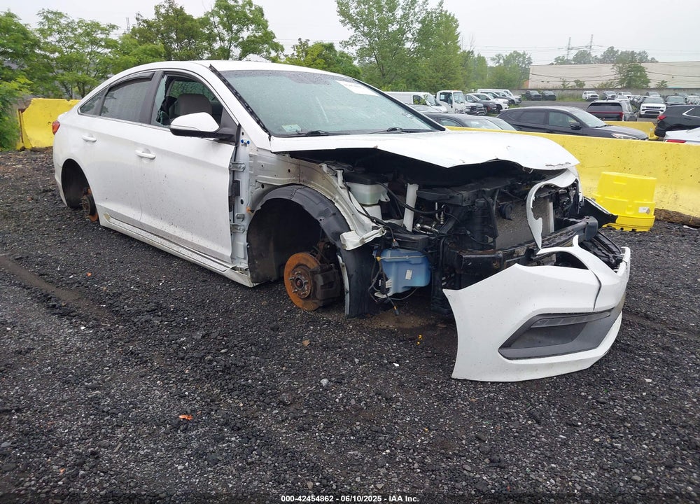 2015 HYUNDAI SONATA SPORT VIN: 5NPE34AF9FH054304