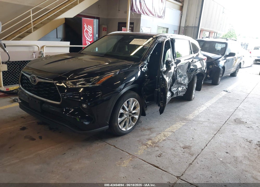 2024 TOYOTA HIGHLANDER VIN: 5TDKDRBH1RS556249