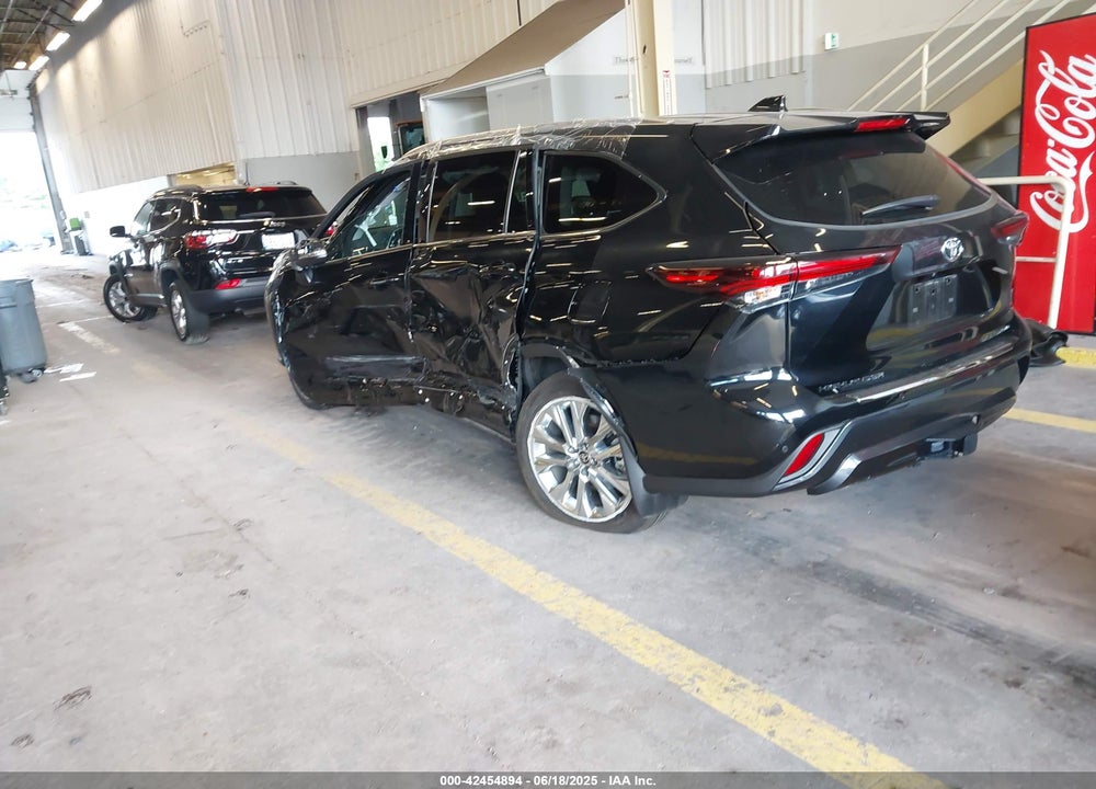 2024 TOYOTA HIGHLANDER VIN: 5TDKDRBH1RS556249