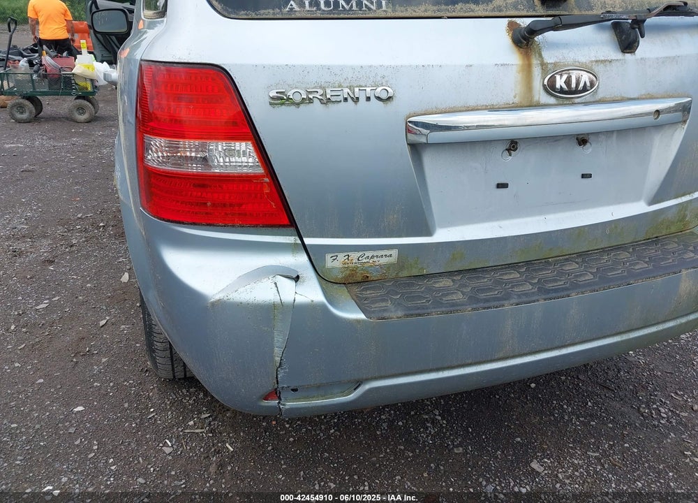 2008 KIA SORENTO VIN: KNDJC735185858703