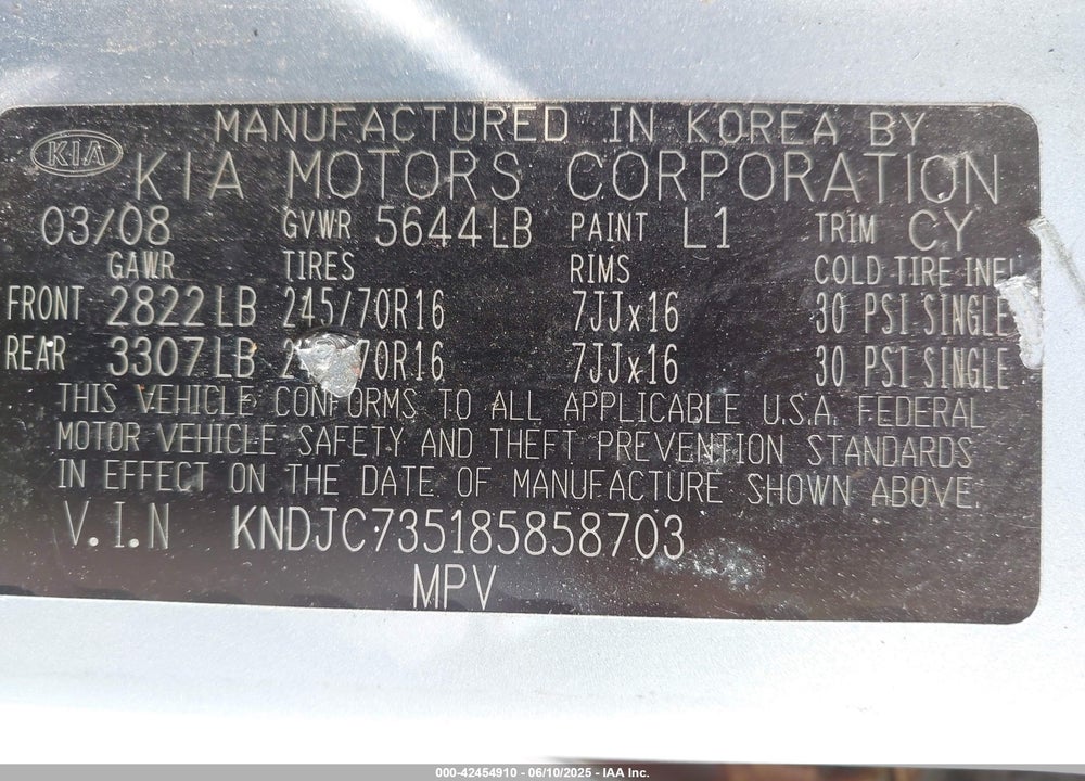 2008 KIA SORENTO VIN: KNDJC735185858703
