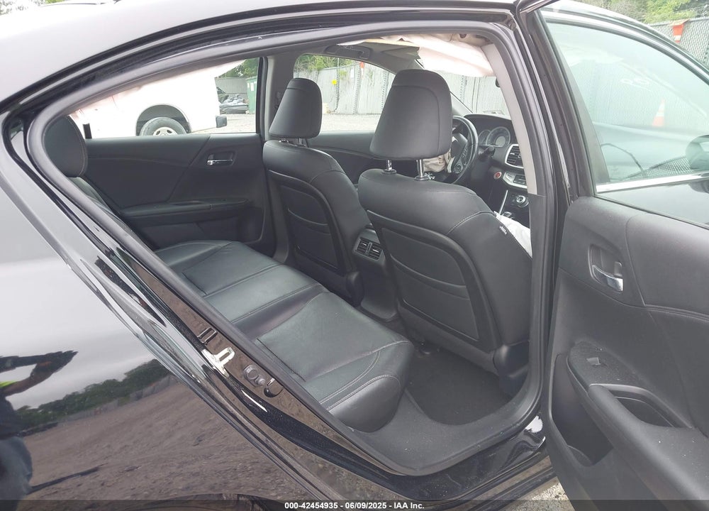 2014 HONDA ACCORD VIN: 1HGCR2F86EA164402