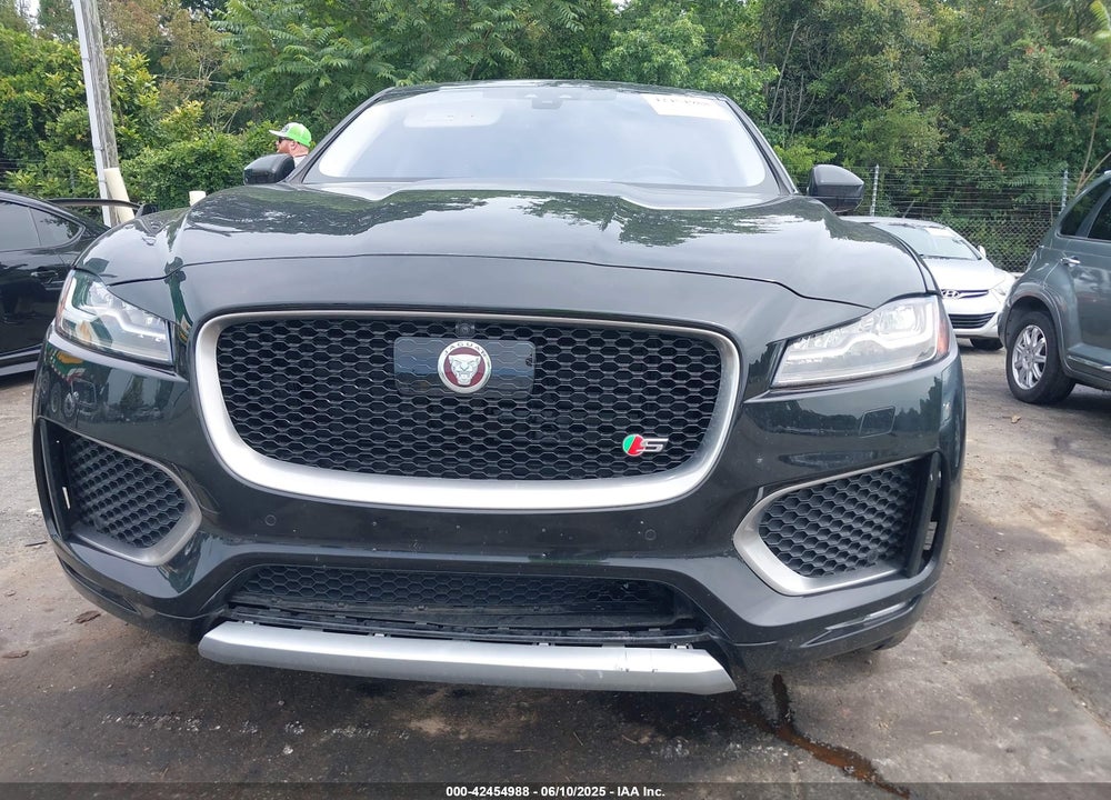 2017 JAGUAR F-PACE VIN: SADCM2BV0HA082392