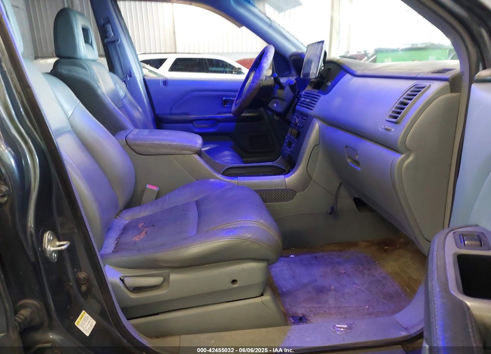 2005 HONDA PILOT VIN: 2HKYF18575H556517