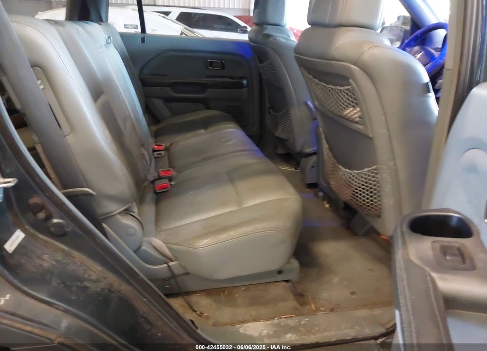 2005 HONDA PILOT VIN: 2HKYF18575H556517