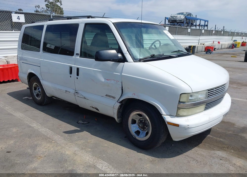 2002 CHEVROLET ASTRO LS VIN: 1GNDM19X92B129672