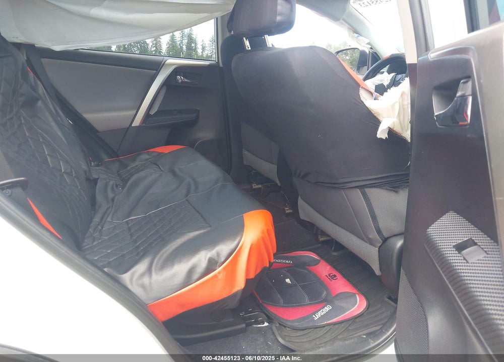 2015 TOYOTA RAV4 VIN: 2T3RFREV1FW321709