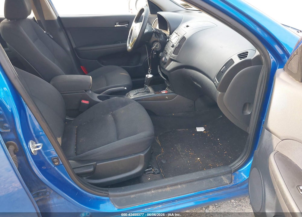 2009 HYUNDAI ELANTRA TOURING VIN: KMHDC86E29U038101