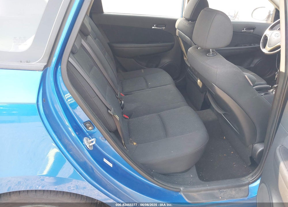 2009 HYUNDAI ELANTRA TOURING VIN: KMHDC86E29U038101