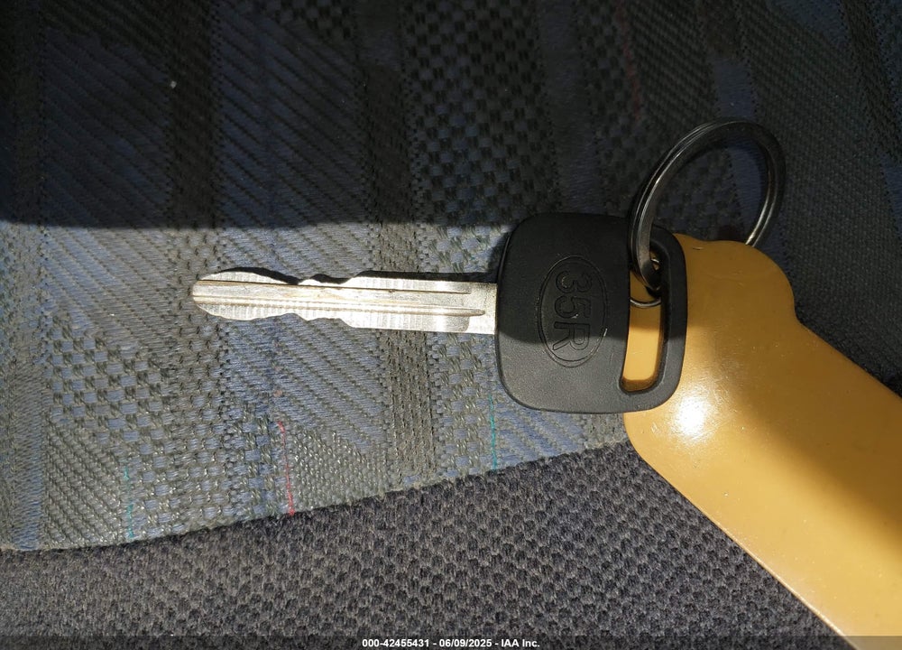 1997 TOYOTA RAV4 VIN: JT3HP10V2V7037117
