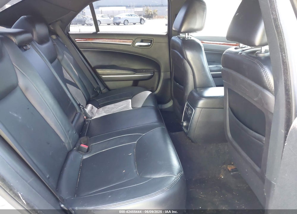 2014 CHRYSLER 300 VIN: 2C3CCAAG6EH383035
