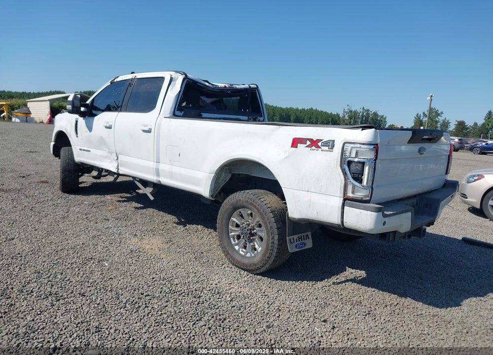 2022 FORD F-350 LARIAT VIN: 1FT8W3BT1NEF84672