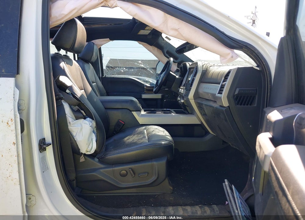 2022 FORD F-350 LARIAT VIN: 1FT8W3BT1NEF84672