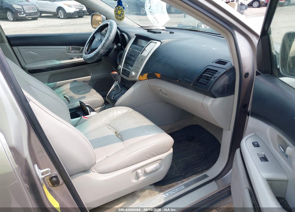 2005 LEXUS RX 330 VIN: JTJGA31U350057568