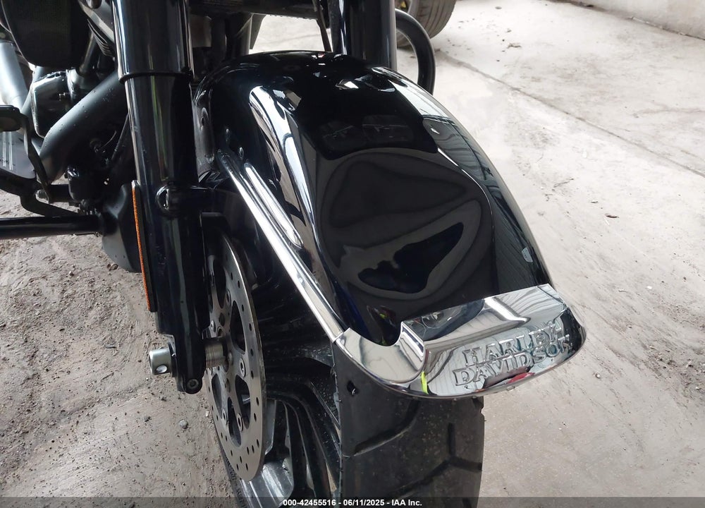 2019 HARLEY-DAVIDSON FLTRXS VIN: 1HD1KTP10KB617550