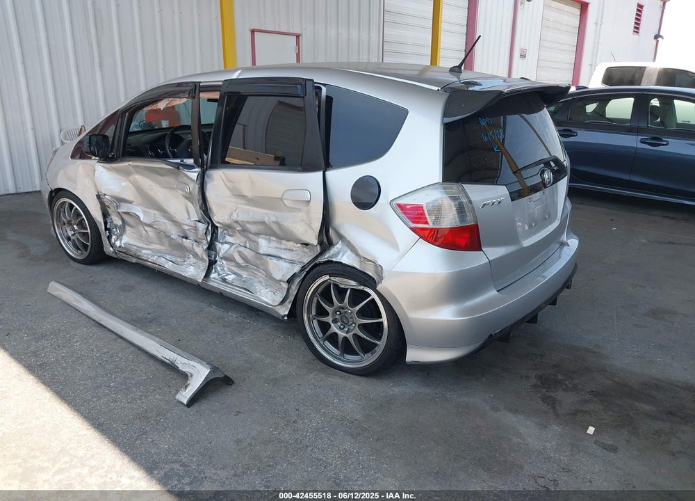 2012 HONDA FIT VIN: JHMGE8H55CC002262