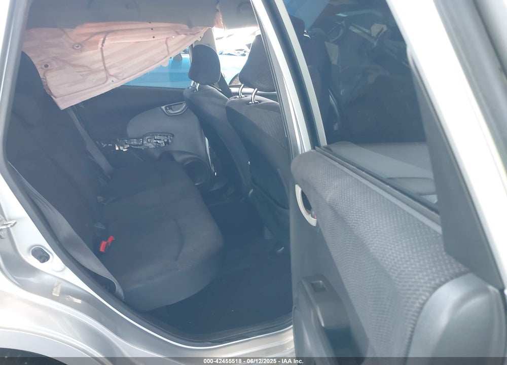 2012 HONDA FIT VIN: JHMGE8H55CC002262