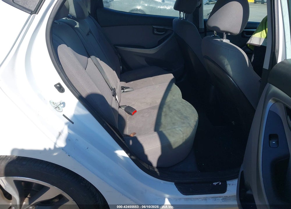 2015 HYUNDAI ELANTRA VIN: 5NPDH4AE4FH652532