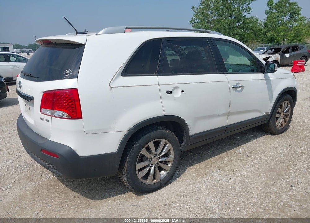 2011 KIA SORENTO EX V6 VIN: 5XYKUDA20BG052875
