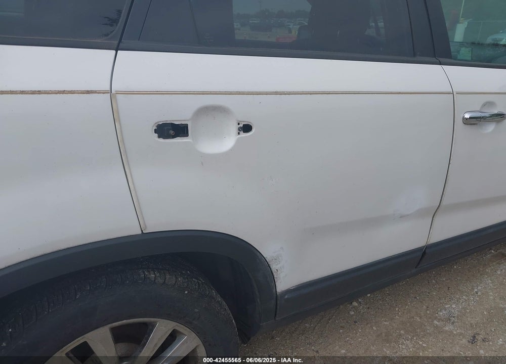 2011 KIA SORENTO EX V6 VIN: 5XYKUDA20BG052875