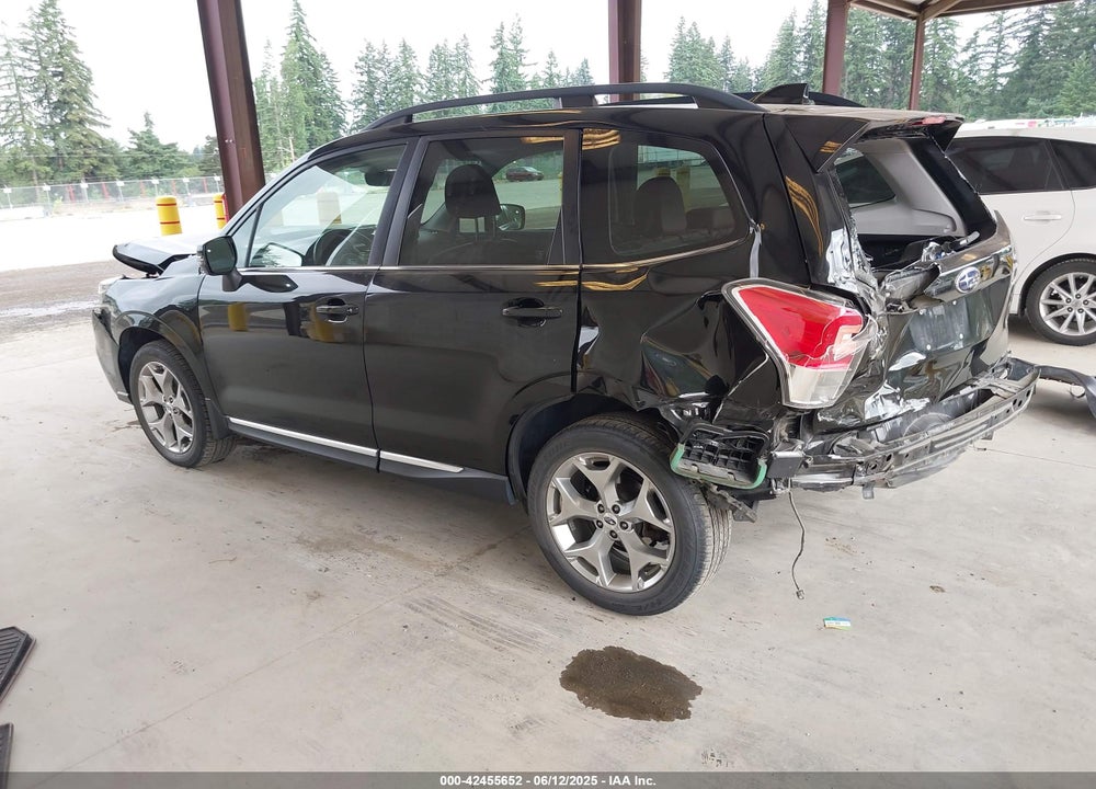 2018 SUBARU FORESTER VIN: JF2SJAWC2JH598982
