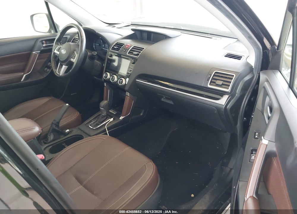 2018 SUBARU FORESTER VIN: JF2SJAWC2JH598982