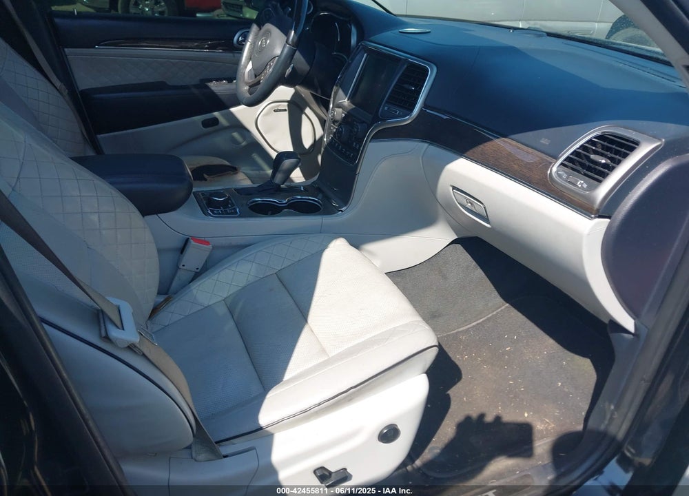 2017 JEEP GRAND CHEROKEE VIN: 1C4RJFJG5HC637172