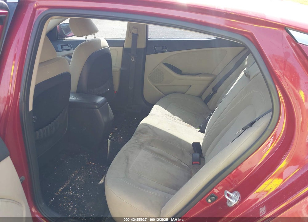 2011 KIA OPTIMA LX VIN: KNAGM4A77B5109967