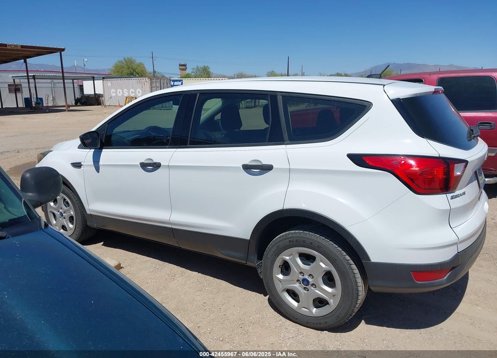 2019 FORD ESCAPE S VIN: 1FMCU0F75KUB05551